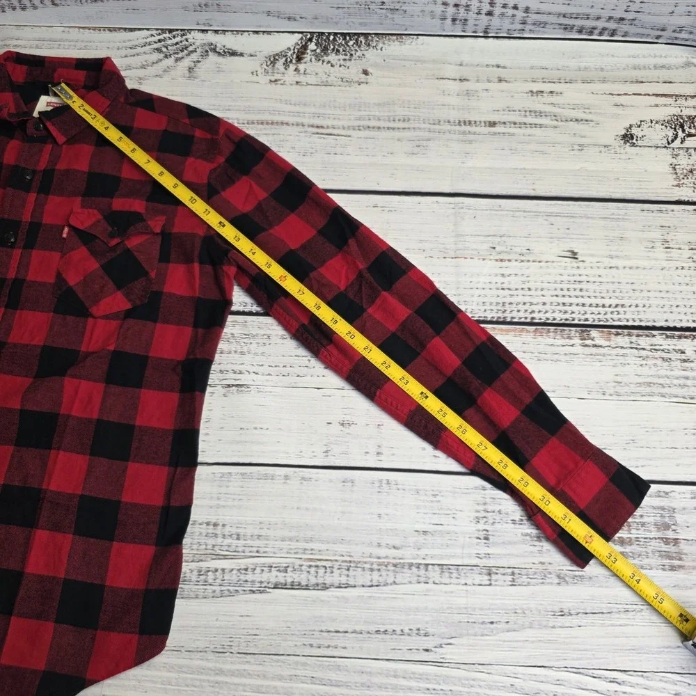 Levi's Red & Black Buffalo Plaid Flannel Shirt Medium Long Sleeve‎ Button Up